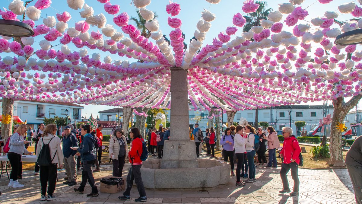 extremadura_tur's tweet photo. ¡La Matanza Losareña, Valdelacalzada en Flor y el Domingo de los Tiros de Zarza la Mayor, declaradas Fiestas de Interés Turístico de #Extremadura! ¡Enhorabuena!

📰 https://t.co/Kz83byESju https://t.co/0ReBpuF96c