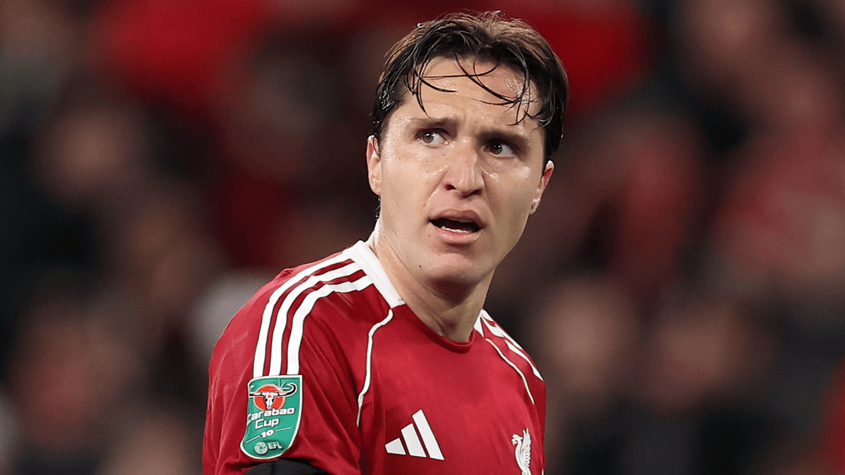 AnfieldEdition's tweet photo. 🚨| @_Morik92_: Federico Chiesa now wants to stay at Liverpool after the appointment of Andoni Iraola, with the forward determined to earn a starting spot under the new coach.

However, the situation could change if the Reds put him on the market. https://t.co/cMrkeRYaM1
