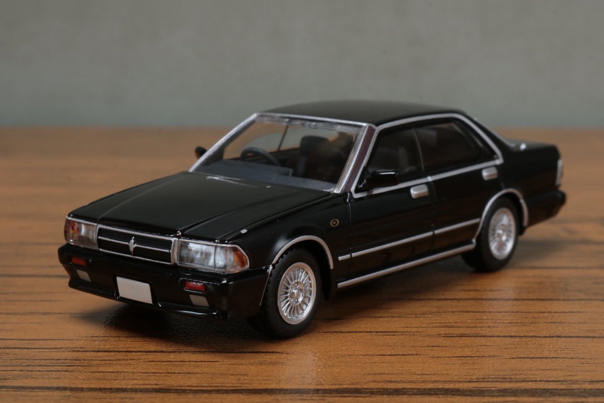 LP400S1's tweet photo. トミカリミテッドヴィンテージ NEO
日産 セドリックHT V20 
ツインカムターボ グランツーリスモ 
ブラックSV 90年式

長いグレード名が好き
リヤのエンブレム類も細かく再現
曲線的になったボディと四角い
デザインのバランスが絶妙でカッコイイ
2本出しマフラーもスポーティ
#TLVN #日産 #セドリック https://t.co/odKHf9mqx3