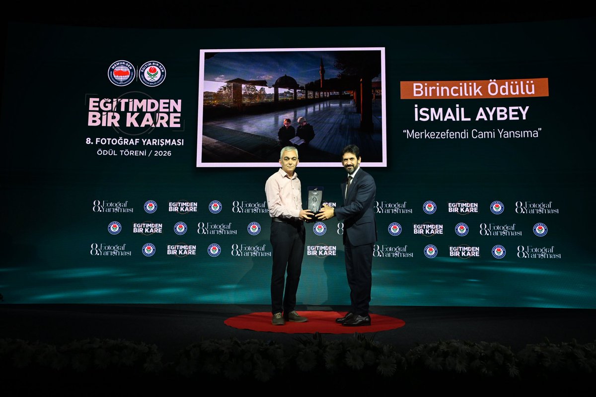 EgitimBirSen's tweet photo. 📸 Eğitimden Bir Kare Fotoğraf Yarışması’nda ödüller sahipleriyle buluştu
 
🥇 Birincilik Ödülü: İsmail Aybey – “Merkezefendi Cami Yansıma”

@BatuhanMUMCU 
 
#EğitimdenBirKare #BugününYarınlarınVeKalıcıİşlerinSendikası https://t.co/bb2ugtLIam