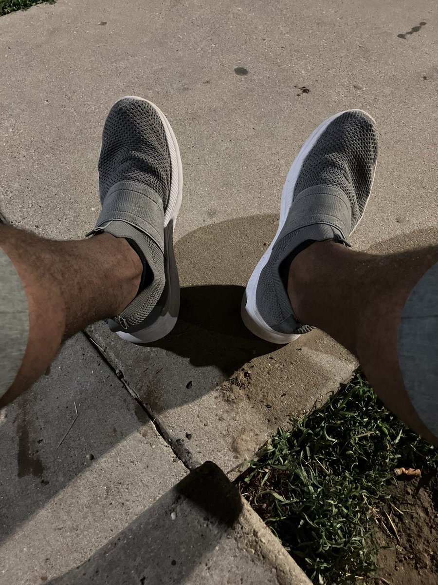 Eeniigmaaaa's tweet photo. @xsumnbeautiful Right? Shit if someone  were paying me fuck just talking shit and worship. I’m finna give the best footjob of his fucking life 🤣💦💦💦 https://t.co/UmsBGRaknH