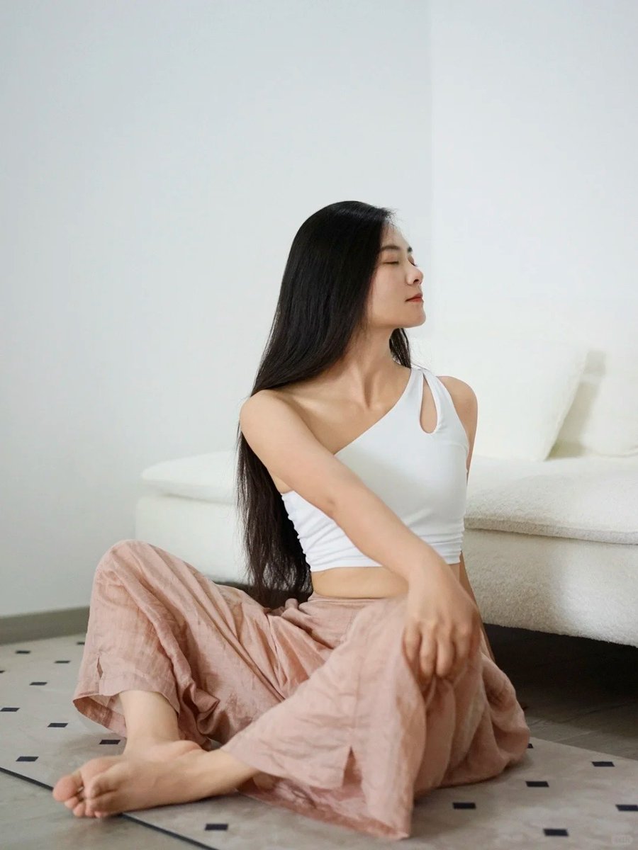 ValentinovnaGa's tweet photo. Toned with my little sidekick! 10-min at-home workout + silly dance breaks = fun fitness time for us both ， https://t.co/CdlxbFJaJv