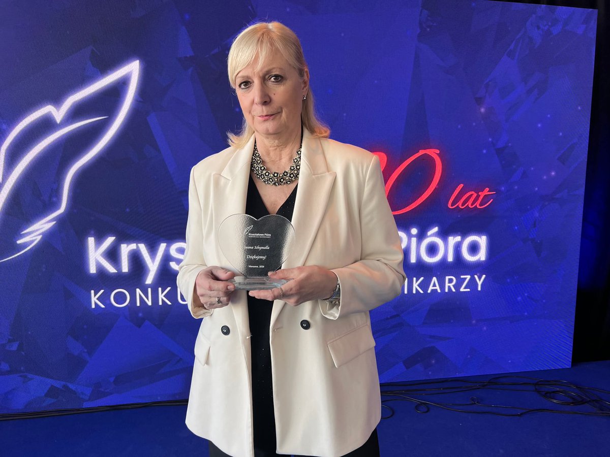 medexpresspl's tweet photo. We wtorek 16 czerwca odbyła się uroczysta gala wręczenia Kryształowych Piór. Redaktor naczelna Medexpressu, @iwonaschymalla otrzymała nagrodę specjalną - Kryształowe Serce!
#prestiż #kryształowepiora #servier #20lat #dziennikarskiklubpromocjizdrowia https://t.co/VWhwsrk43x