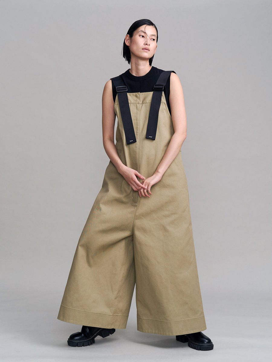 zozojp's tweet photo. 【Dickies® meets UN3D.】

「Dickies®」が持つ無骨で実用的なワークウエアの要素をベースに、UN3D.の構築的なシルエットとモードな感性を掛け合わせることで、新たなバランスを提案。

特別なコラボアイテムをお見逃しなく！

🔗https://t.co/N1nvf9SPoM

＠UN3D_OFFICIAL
#UN3D #アンスリード #Dickies #ディッキーズ