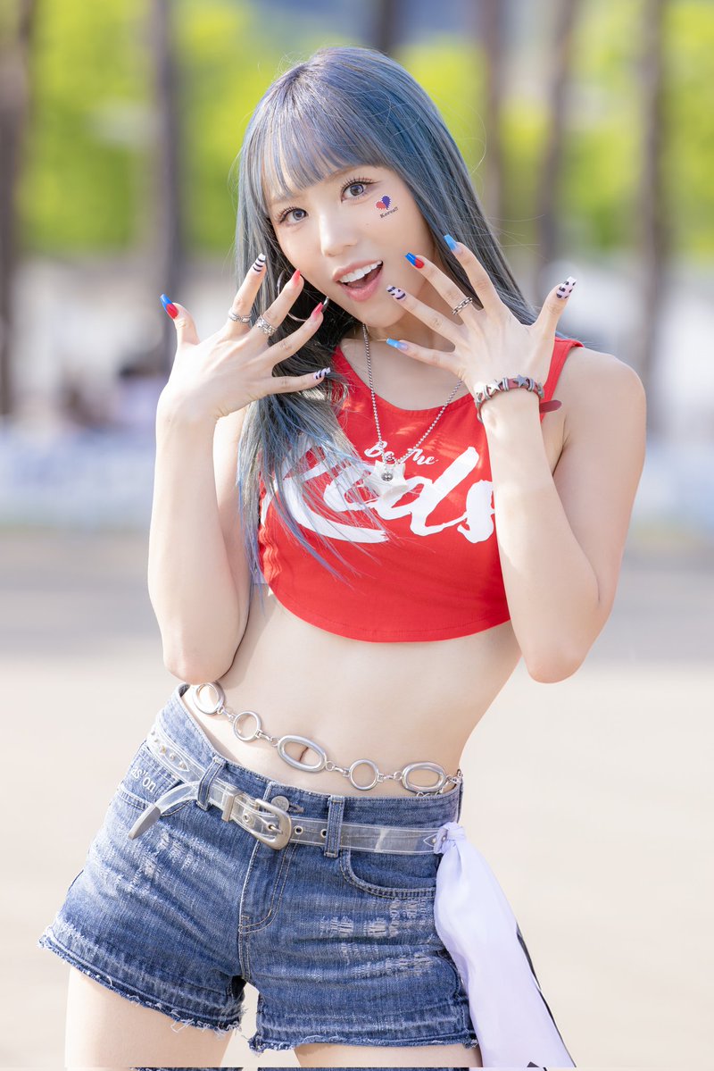 Queenz_Eye's tweet photo. [📸]

Queenz Eye  'Y2K' Special Performance Video Behind 👑
 
#QueenzEye #퀸즈아이
#PRISM_EP_02
#Y2K
#Queenzip https://t.co/HAT2bI05kd