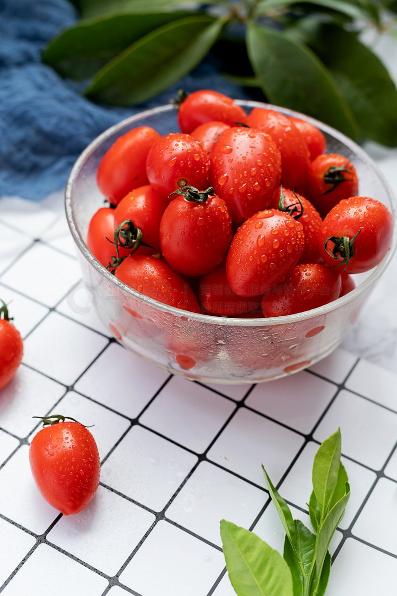jonafaith1's tweet photo. This week’s star: sun-ripened cherry tomatoes  Bursting with juicy sweetness, no weird aftertaste—perfect for salads, snacking, or quick pasta toppings. 10/10 would grab again at the local farmers’ market!， https://t.co/iPfMy6ENHx