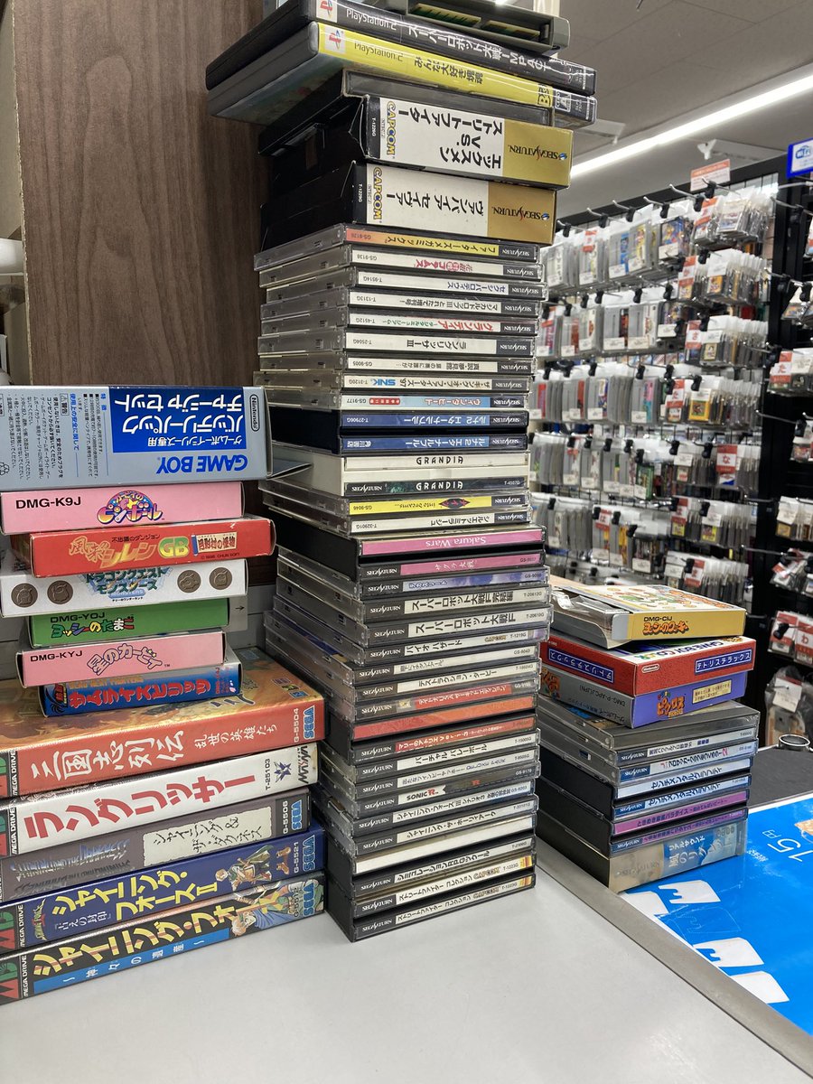 VITA_Kurume's tweet photo. たくさんのレトロゲームをお譲り頂きました。
ありがとうございます。

順次お店に並べて行きます。
気になるソフトがあればぜひご来店下さい。
よろしくお願いします。

#ゲームショップヴィータ 
#セガサターン 
#メガドライブ https://t.co/7PjbqcjxoJ