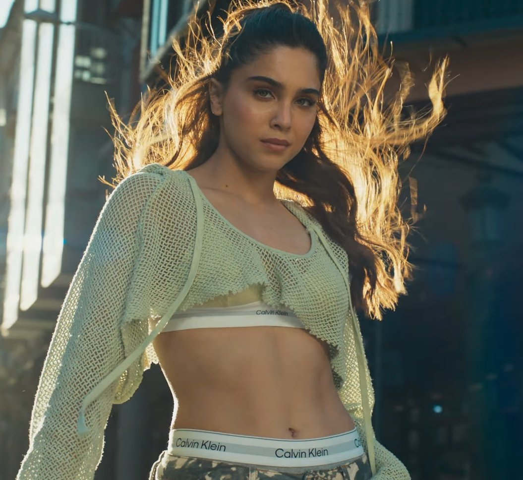 tyson18__'s tweet photo. Sharvari wearing Calvin Klein in #Alpha https://t.co/terjWyXgW5