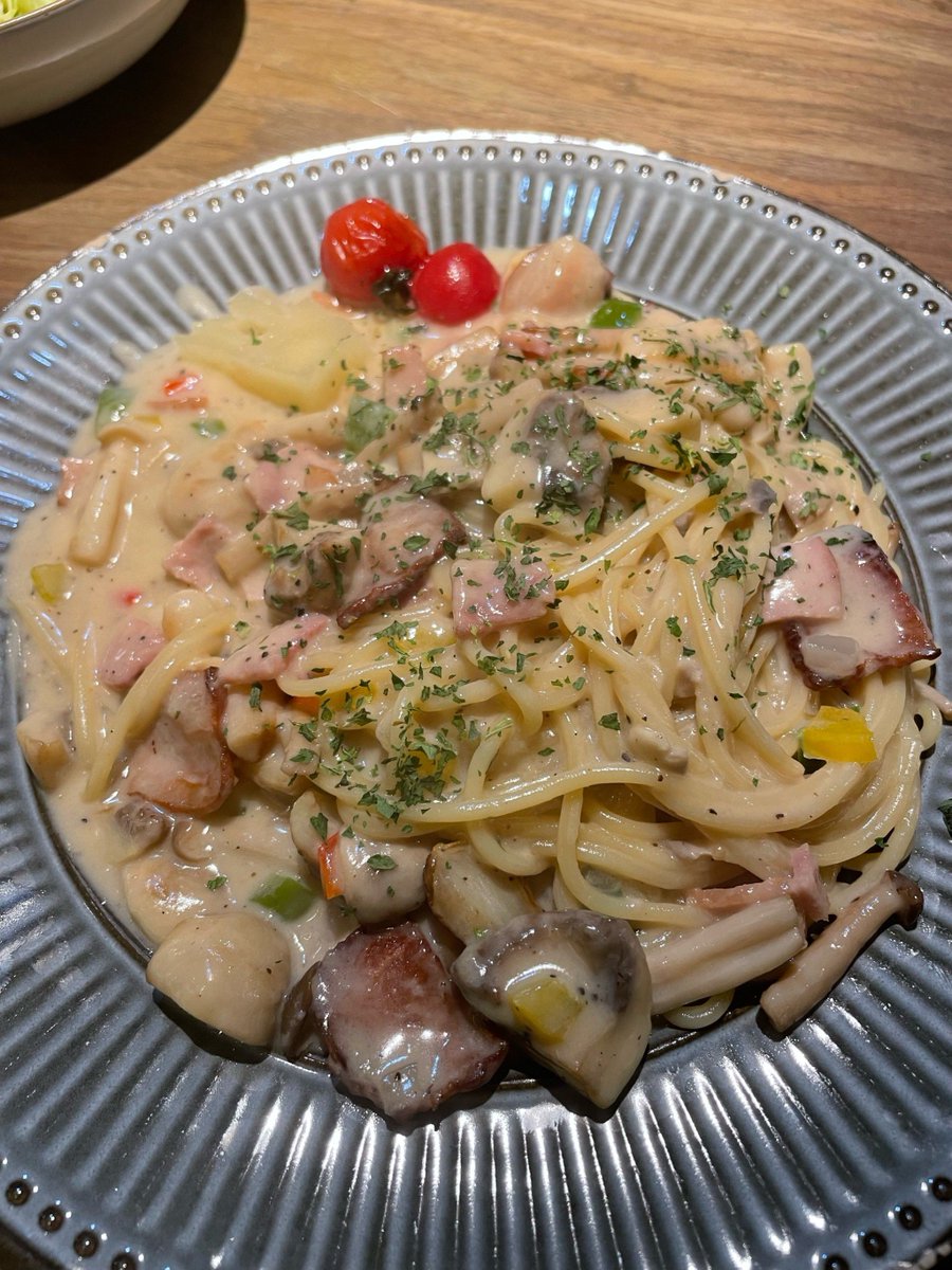 LiveLifeMofucka's tweet photo. Made my go-to garlic butter mushroom pasta tonight—creamy, garlicky, and ready in 20 mins! Perfect cozy weeknight meal ， https://t.co/7vf5NtMJoY