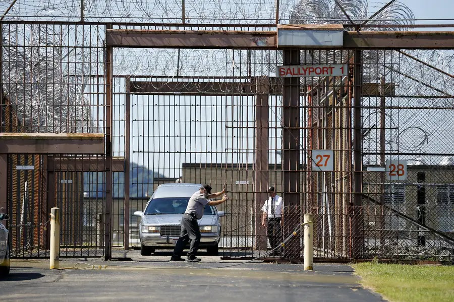 WebDPN's tweet photo. I watched Ohio's last execution. Here's what it was like https://t.co/o0CfgEd4yL  #ohio #deathpenalty #lethalinjection https://t.co/f9hn1fKso9