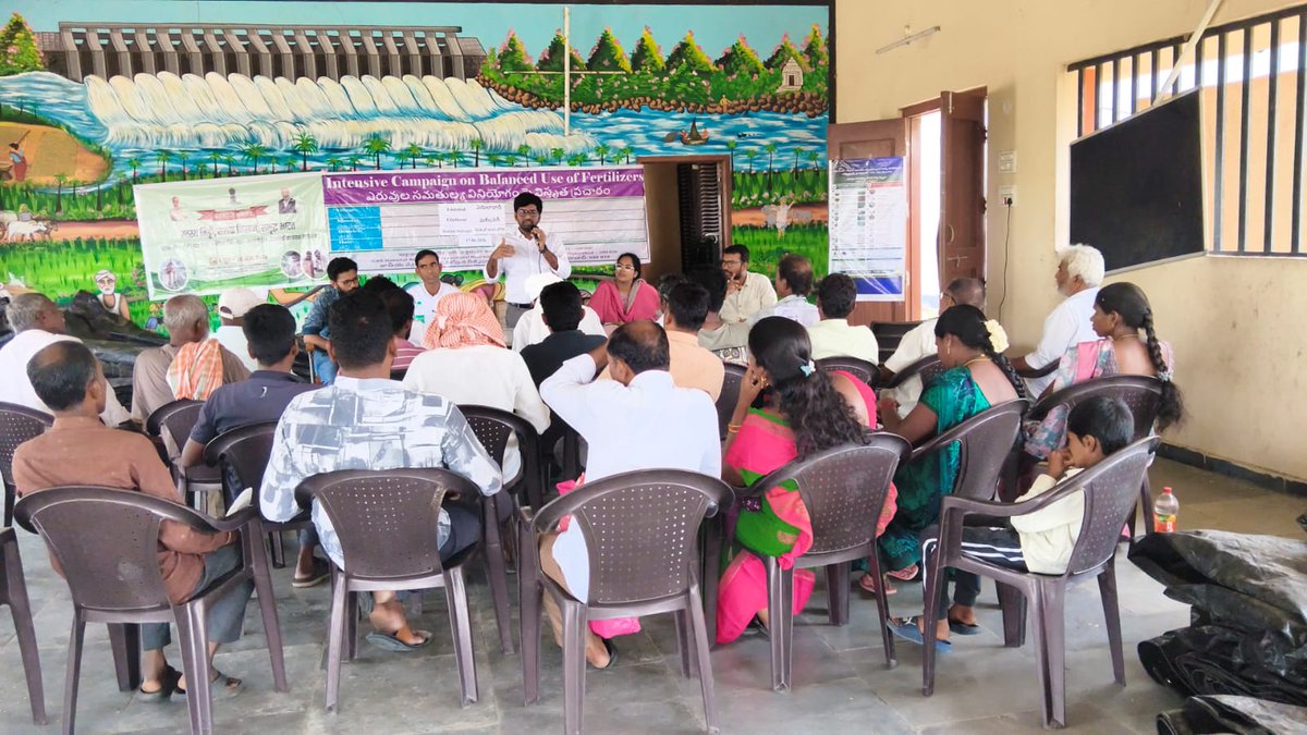 eeihyd's tweet photo. Under the 'Kheti Bachao Abhiyan', EEI Hyd'bad and NAARM jointly organized an awareness programme for about 45 farmers from Edulabad Village, Ghatkesar Mandal, Medchal Dist.,Telangana, on 17.06.26. Dr. P. Shiva Kumar from EEI participated in the programme and addressed the farmers https://t.co/8BWUrfqMME
