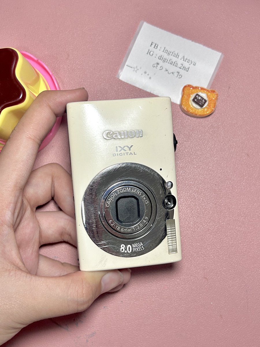 justfahsecon's tweet photo. Canon ixy20is/ixus80is ♡︎𓈒
 🪄 รุ่นฮิต ผิวสวยไม่ติดเหลือง เครื่องสีครีมหายาก🍨

🎀 อุปกรณ์
แบต➕ที่ชาร์จ➕เมม

🎀 ตำหนิ
- รอยตามการใช้งาน
- จอขวาเหลือง
- ซูม x3 มีขนแมว
ระยะปกติถ่ายได้ปกติไม่มีฝุ่น

🔖price : 4,290 ฿ 🛵ส่งฟรี ems 

#กล้องดิจิตอลมือสอง #กล้องดิจิตอล https://t.co/9sqWMvkB8y