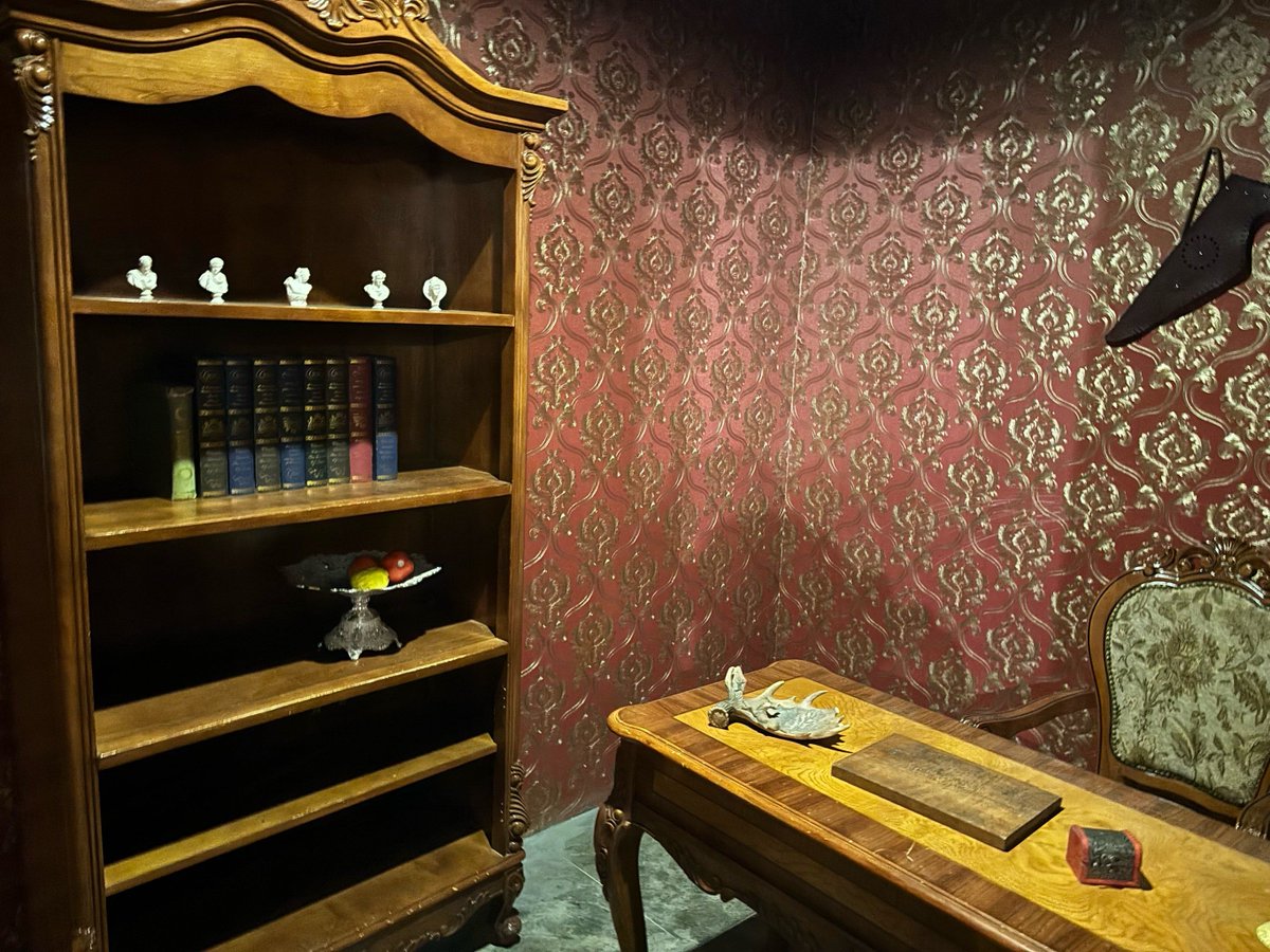 Oldbadrunner's tweet photo. Just wrapped a mind-blowing murder mystery at the city’s hidden alley studio—clues, banter, and plot twists that kept me guessing till the final reveal. 10/10 for immersive chaos and new best friends made over red herrings! https://t.co/MKLFBfOPOV