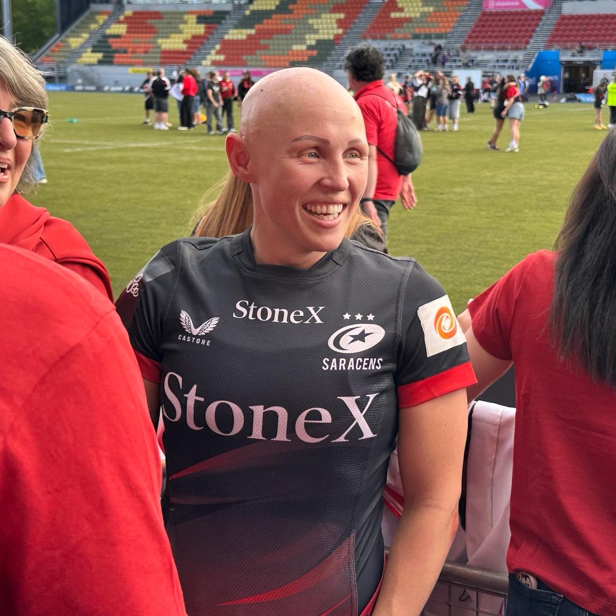 sarriessupport's tweet photo. 👏 Sensational Sunday

Heart rates have finally come down after the @SaracensWomen heroics to win their @ThePWR semi-final 🆚 Exeter Chiefs 40-38.

Truly awesome way to say bye to StoneX this season.

Get your tickets for the final and cheer them on again!

#SarriesFamily ⚫️🔴

📸 @DavidLoxhd @RugbySaracens Jon Timms