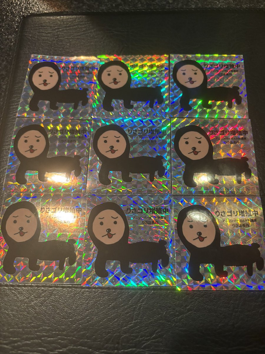 U_M__A's tweet photo. 先日秋葉のアニソンバーに入ったらゴリラのシール貰いました。
まだまだ世界には僕の知らないゴリラがいるそうです。勉強になりました。 https://t.co/41kV2YDnVB