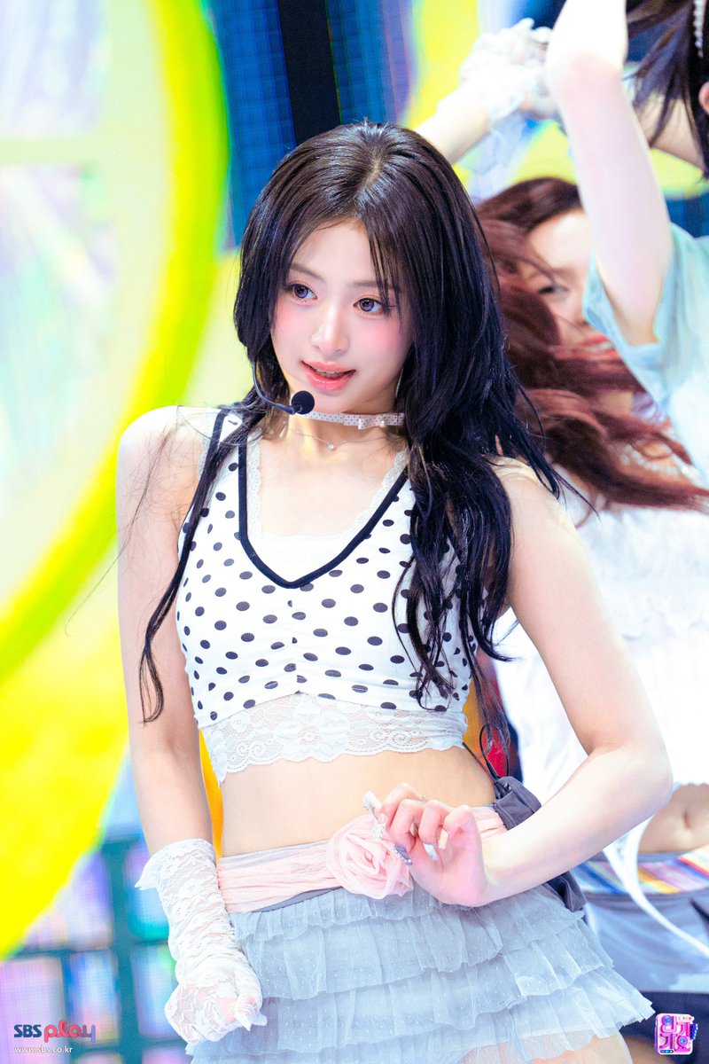 baemoniedle's tweet photo. 하이틴여주 당장진행시켜 https://t.co/TwMwJ9tKZR