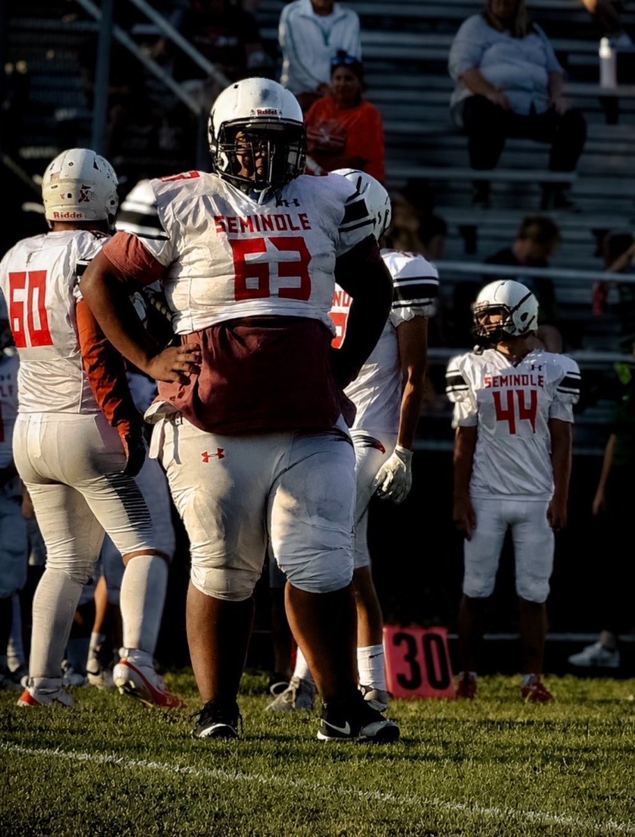 Jakeseminole75's tweet photo. Friday night lights!!!! 💡🏈 #nfl #football #espn #team #warhawks https://t.co/P9Xyc2MpG4
