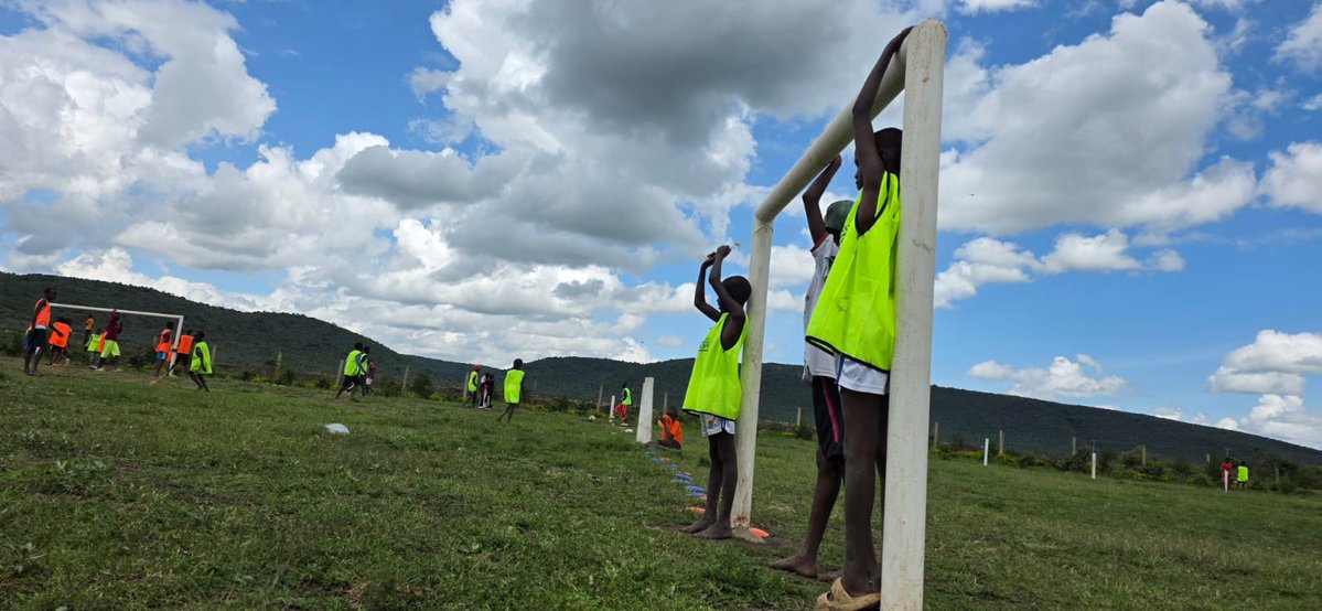 Water4WildOrg's tweet photo. Across manyattas, schools, and shopping centres in the Maasai Mara ecosystem, spontaneous street football games create simple but powerful moments where children can connect, stay active and enjoy themselves in a safe and positive environment. https://t.co/QPp7JyzypP