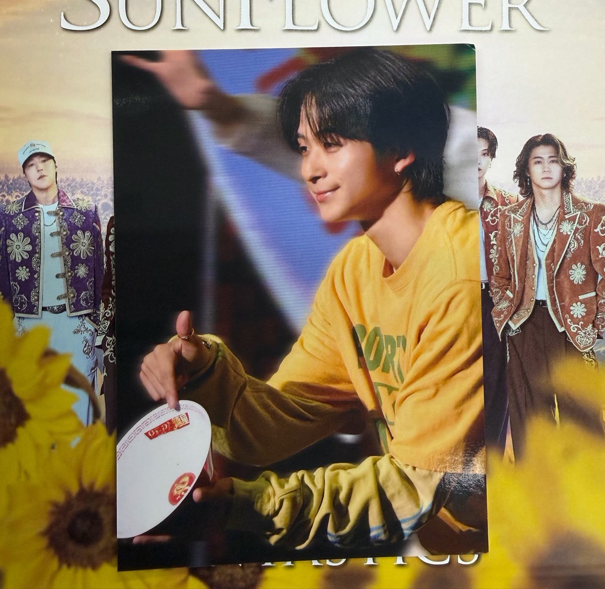 ta__s011's tweet photo. FANTASTICS ファンタ SUNFLOWER トレカ  
フライヤー 交換
　
譲　澤本夏輝　LIVE盤 タワレコフライヤー

求　同種　木村慧人

SF広島、静岡、有明での現地交換出来る方いましたらお気軽にお声掛けください！！ https://t.co/DzFRXnafZG