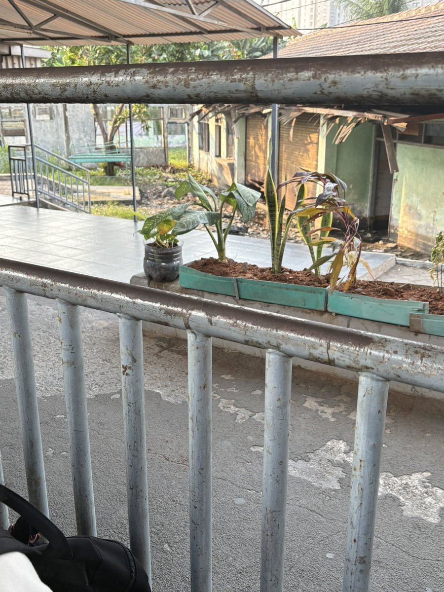 yessiroh_'s tweet photo. Terimakasih @CommuterLine sangat mengapresiasi hasil kinerja kalian terkait spot kosong yang biasa dipakai untuk merokok https://t.co/7CvI5hKwIp