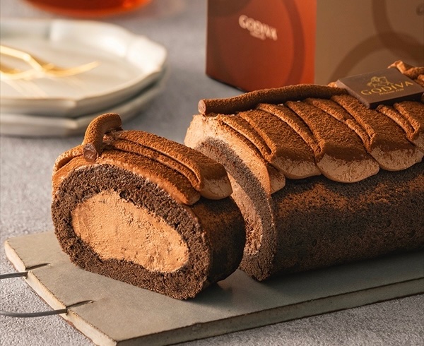 la_lune_sweets's tweet photo. 『GODIVA チョコレートロールケーキ🍫』
抽選で３名様にお送りいたします

【応募方法】
・本アカウントをフォロー
・リポスト＆いいね

応募締切:6月19日 https://t.co/aPBndIgqTT