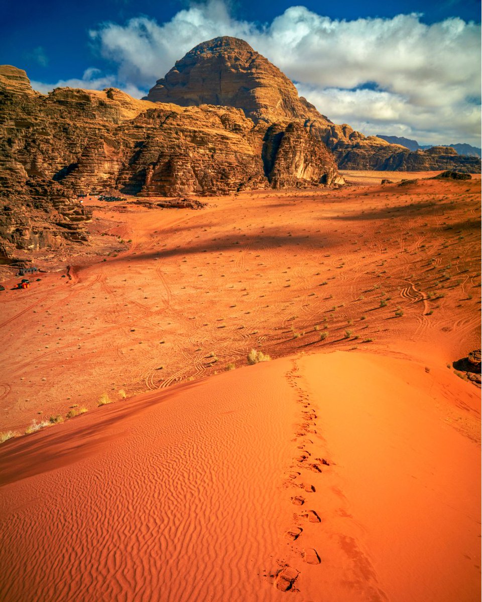 Travel Hiking View tweet media