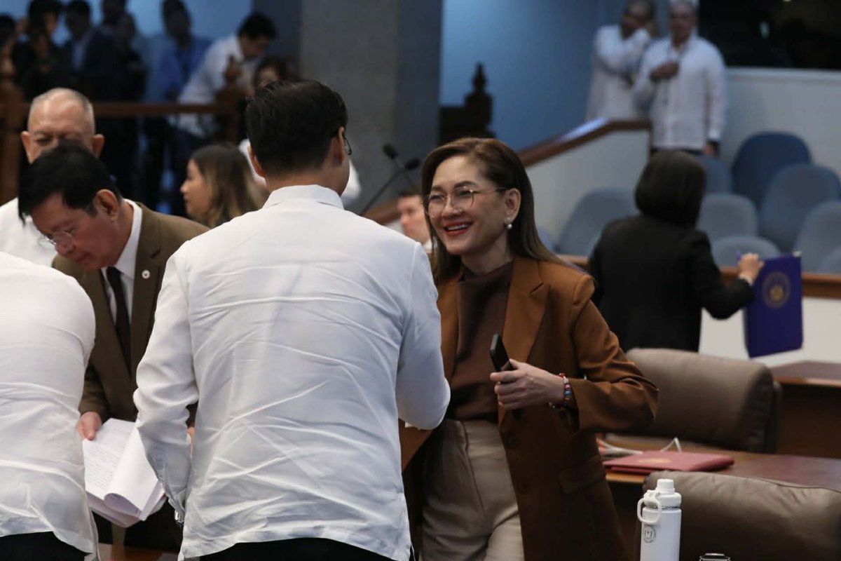 WinRiOFC's tweet photo. Congratulations, Senate President @stgatchalian and Madam Chair of the Committee on Health, Committee on Women, Children, Family Relations, and Gender Equality, and Committee on Economic Affairs @risahontiveros! 💜

Love,
WinRi Nation / Winners

WINRI SA SPECIAL SESSION
#WinRi #AntiPoliticalDynasty