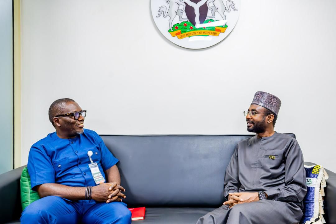 Layer3NIGERIA's tweet photo. Twenty years of building. Still building.

An honour to discuss Nigeria's digital future with the Director General of National Information Technology Development Agency.

#Layer3 #BuiltToHold https://t.co/N5IeDWtBDg