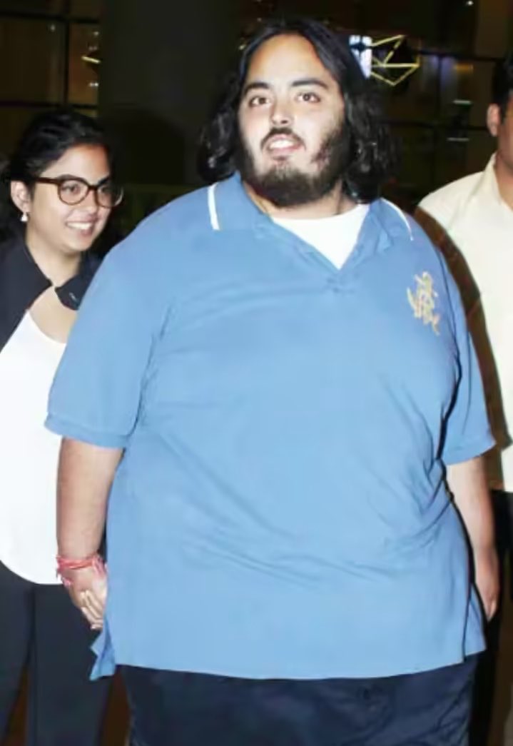ishittenbianca's tweet photo. The desperate try-hard loser who goes out of his way, simping, crawling and humiliating himself every time and still gets brutally rejected.
Versus the type of guy who doesn’t even need to try.
#IsdeivsaIsivis #BoycottReliance https://t.co/FkaYKZGTsN