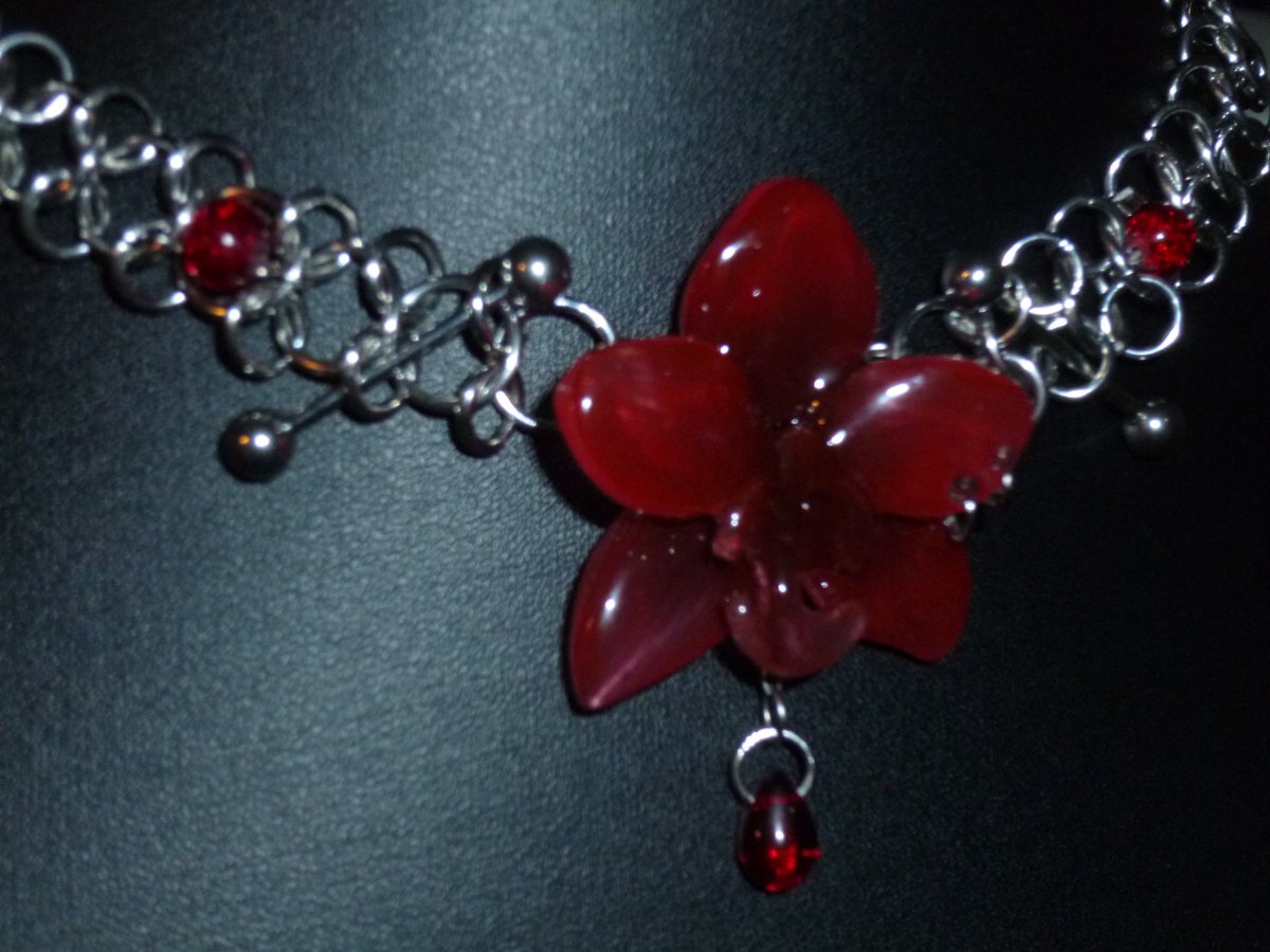 lonawynnnn's tweet photo. I ship to indo, Malaysia, and Singapore!
If you’d like one of my pieces, let me know! #chainmail #altjewelry https://t.co/wdTAcTbQYW