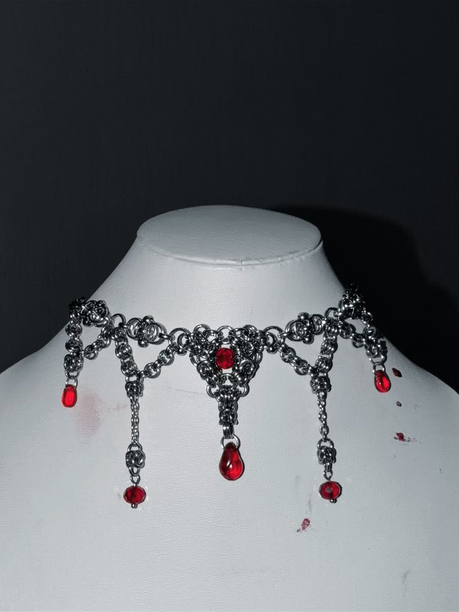 lonawynnnn's tweet photo. I ship to indo, Malaysia, and Singapore!
If you’d like one of my pieces, let me know! #chainmail #altjewelry https://t.co/wdTAcTbQYW