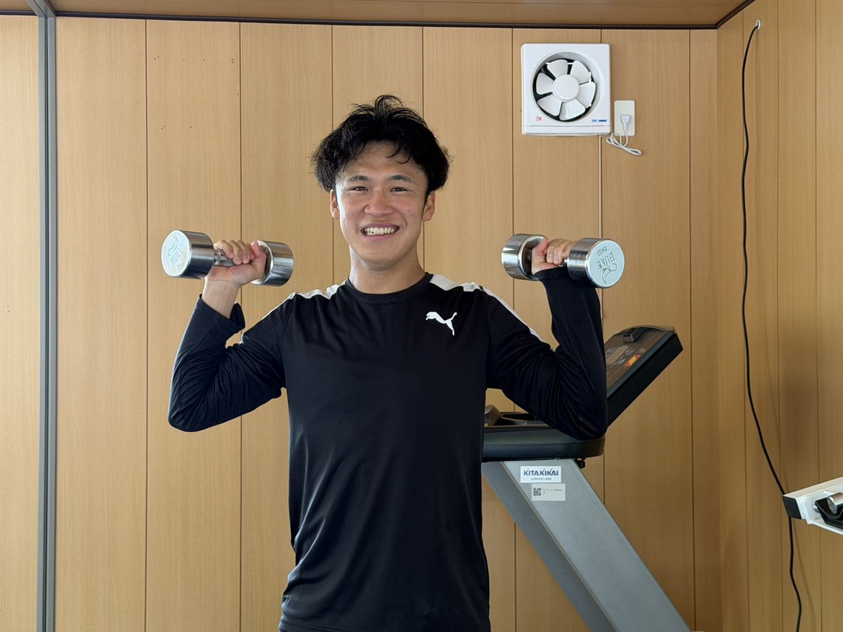 vortis_pr's tweet photo. オフを利用して、柏レイソルの #小西雄大 選手がクラブハウスに寄ってくれました😊

新シーズンに向けてトレーニングをしていました🏋️‍♂️

徳島帰省、楽しんでね💪

#vortis
#徳島ヴォルティス https://t.co/itoiS4xyQu