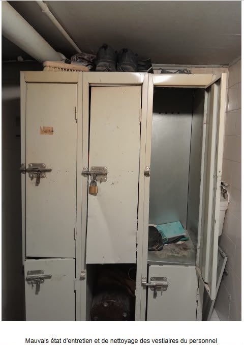 Prefet95's tweet photo. 🔴 #santé | Fermeture administrative décidée par @prefet95 de l’établissement « L’atelier des artisans » situé 15 boulevard du 11 novembre 1918 à Herblay-sur-Seine. 

❌ Denrées conservées dans des conditions  inadéquates
❌ Absence de maîtrise des températures des produits élaborés, refroidissement non maîtrisé 
❌ Traçabilité des denrées non assurée 
❌ Absence de maîtrise des risques sanitaires sur les procédés de fabrication  
❌ Maintenance des locaux insuffisante 
❌ Conditionnement des denrées alimentaires sales et/ou en mauvais état
❌ Locaux, matériel et équipements sont sales et mal entretenus

🔴 Du fait de ces manquements, l’établissement présente un danger grave et imminent pour la santé publique en raison du risque de contamination ou de développement de micro-organismes et d’intoxication alimentaire.

✅ La mesure de fermeture sera levée dès que l’établissement sera aux normes en vigueur.