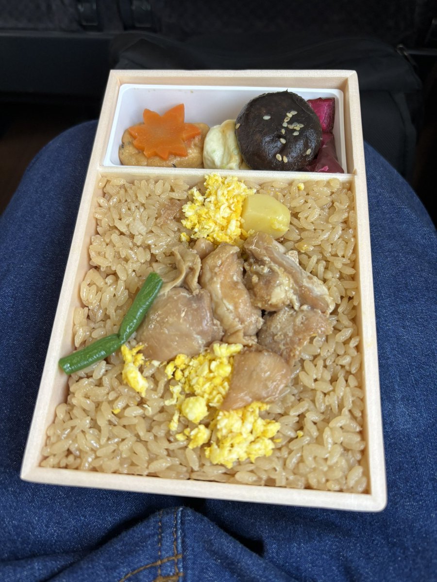 Debhnia's tweet photo. とうきょうできみにあえてぼくはうれしい https://t.co/hAYNpG70wt