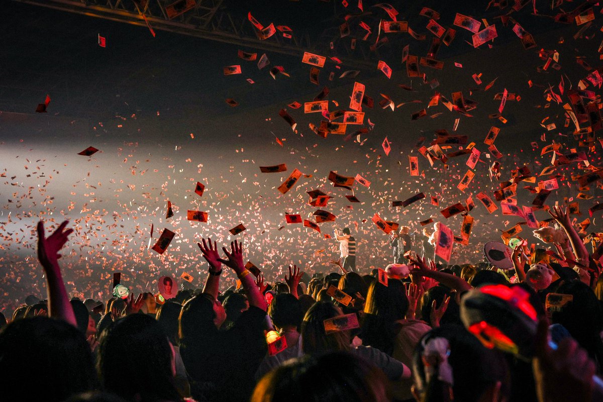 TXT_bighit_jp's tweet photo. [#今日のTXT] 260617 2026 TXT MOA CON IN JAPAN

MOA、今日も最高の時間をありがとうございました🪩🕺✨

#TOMORROW_X_TOGETHER #TXT
#TXT_MOACON
#2026_TXT_MOACON https://t.co/Ik99UayzH9