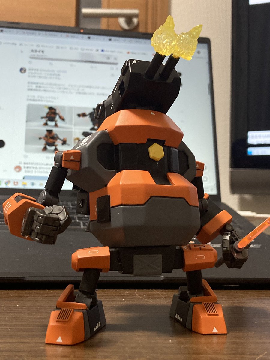 slimefende's tweet photo. デルダリバーくんの仕様
マーキングはデルゴンくんと同じく、D.T.S(シャーオック悪魔軍)の101部隊
接近戦メインの前衛なので、”剣”マーキング
02は2発マガジンの印で、デルダルファ用の4発と区別してる設定
目はマグネットを2つ埋め込んであり、偏心してる方をくっ付けると目線が作れるデルねぇ https://t.co/GHPmzqbSKd