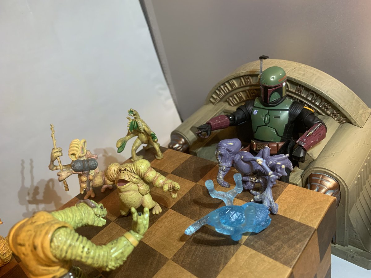 arach103's tweet photo. RP  映画公開前からこいつらのガチャフィギュアを集めてたが、映画に出てきて本当にテンション上がった

服や武器を持ってる=知覚種族って感じか https://t.co/Ol3sLjv5Vo