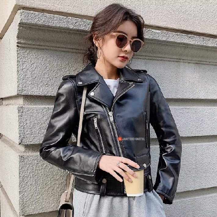 aelyeae's tweet photo. jnk x viola jaket kulit sintetis wanita elegan
🔗 https://t.co/nSCMgQPy0E https://t.co/ClMKmcMZP5