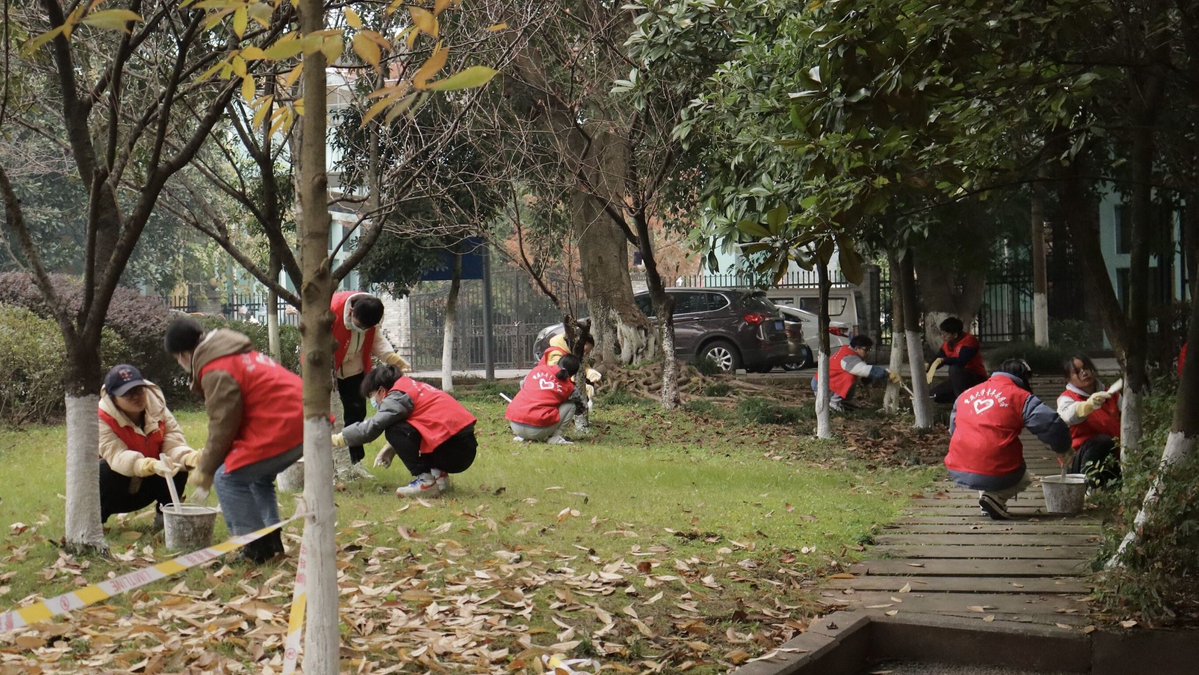 UWarren88100's tweet photo. Join our neighborhood clean-up this Sat 9am at Central Park! Free snacks u0026 reusable bags provided. Let’s make our community brighter together ， https://t.co/WLd6QlRqGp