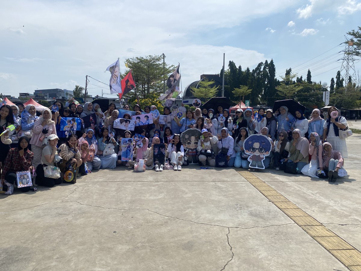 ainavirie's tweet photo. begaul kampung😭😭😭😭 https://t.co/BsPA2f8Lfd