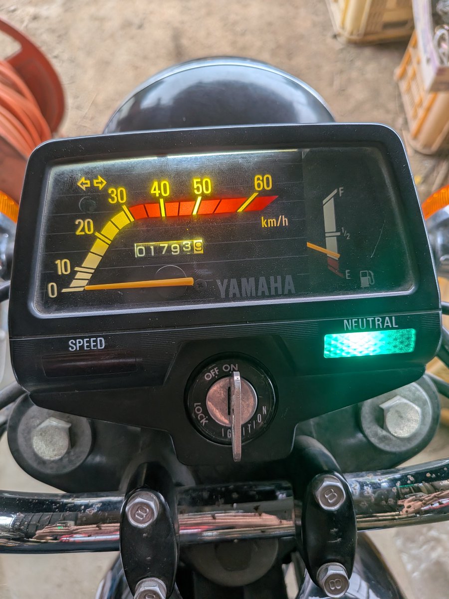 KFAero1's tweet photo. YB50欲しい方いませんかー？

・キャブレター O/H済
・タイヤ前後新品（IRC）
・メーター球LED化
・エンジンオイル新品
・外装かなり綺麗
・キック1発始動
・低走行車（状態維持のため伸びます）

相場が分からないんで8万〜
バイク屋さんとかよりは安くお譲りします。

 #バイク売ります
 #車売ります https://t.co/DzyvcIeQnj