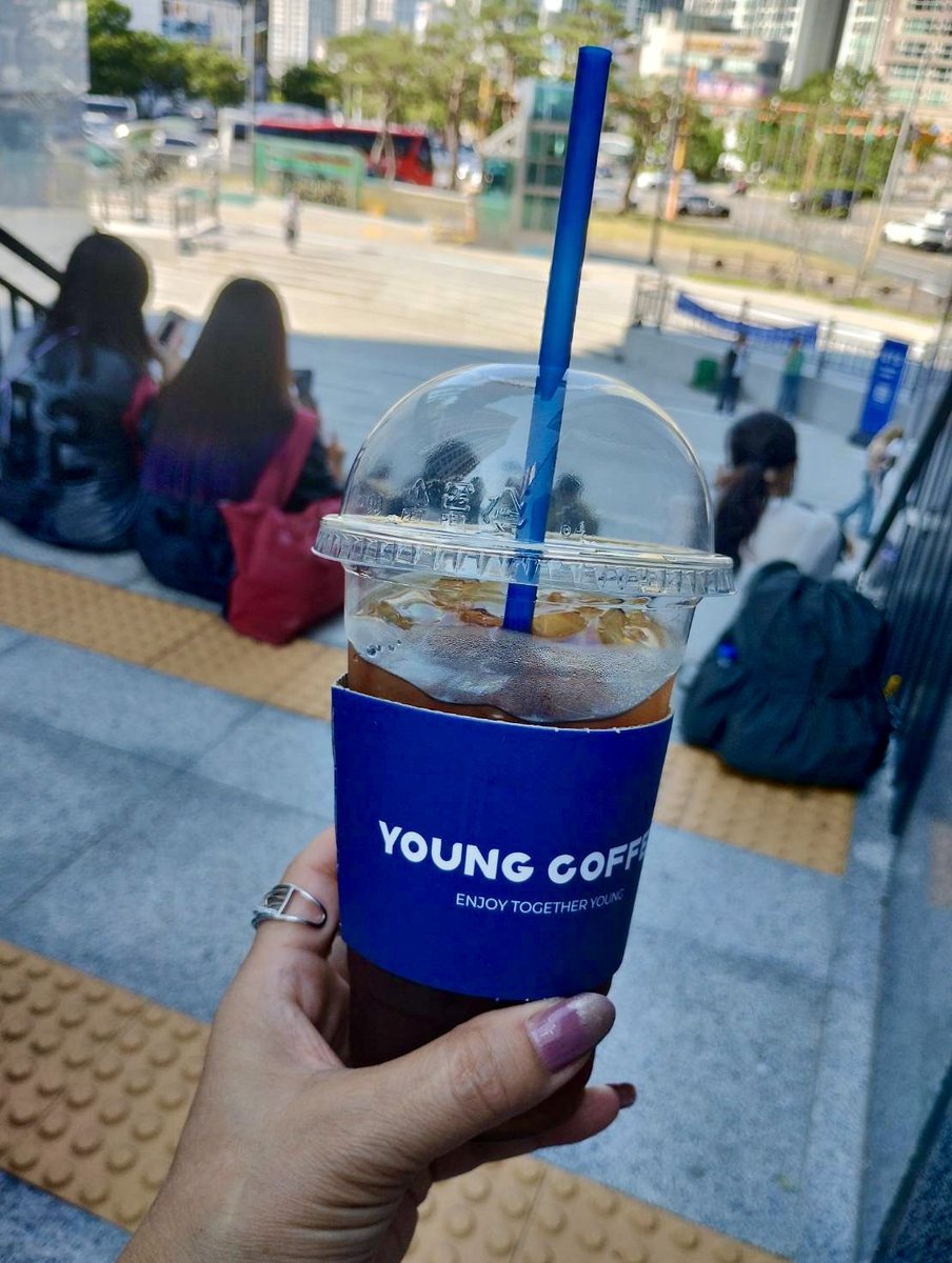 somanight202082's tweet photo. @btsforever1207 さんが開催していた
カフェに行ってきました🩷
ジンくん可愛いよーー🥹🩷🩷
特典がとても素敵でした✨
ありがとうございました！
３日間お疲れ様でした✨ https://t.co/uAOnu7wvzo