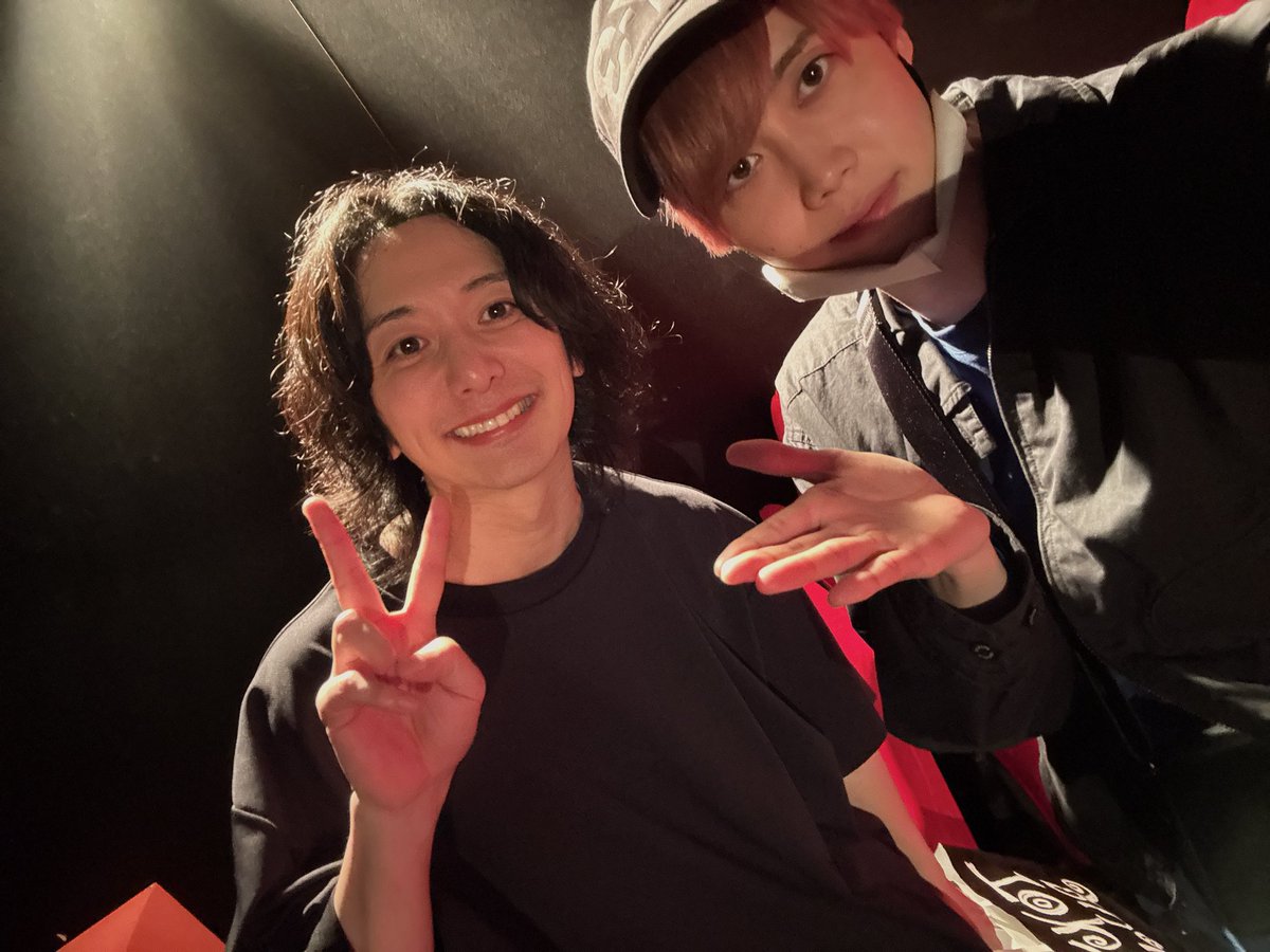 rito03's tweet photo. いがむーさん脚本、演出の

#ドリルマン

観劇！！めちゃくちゃ面白かった^ ^
三角コーンマン待ってたけど、、笑

知り合いもたくさん会えて嬉しかった🎵

すばるくんもオクヤミよろしくお願いします！
むーさん呼んでいただきありがとうございます😊

露いた！キシシ！ https://t.co/KQ7WLUU6dI
