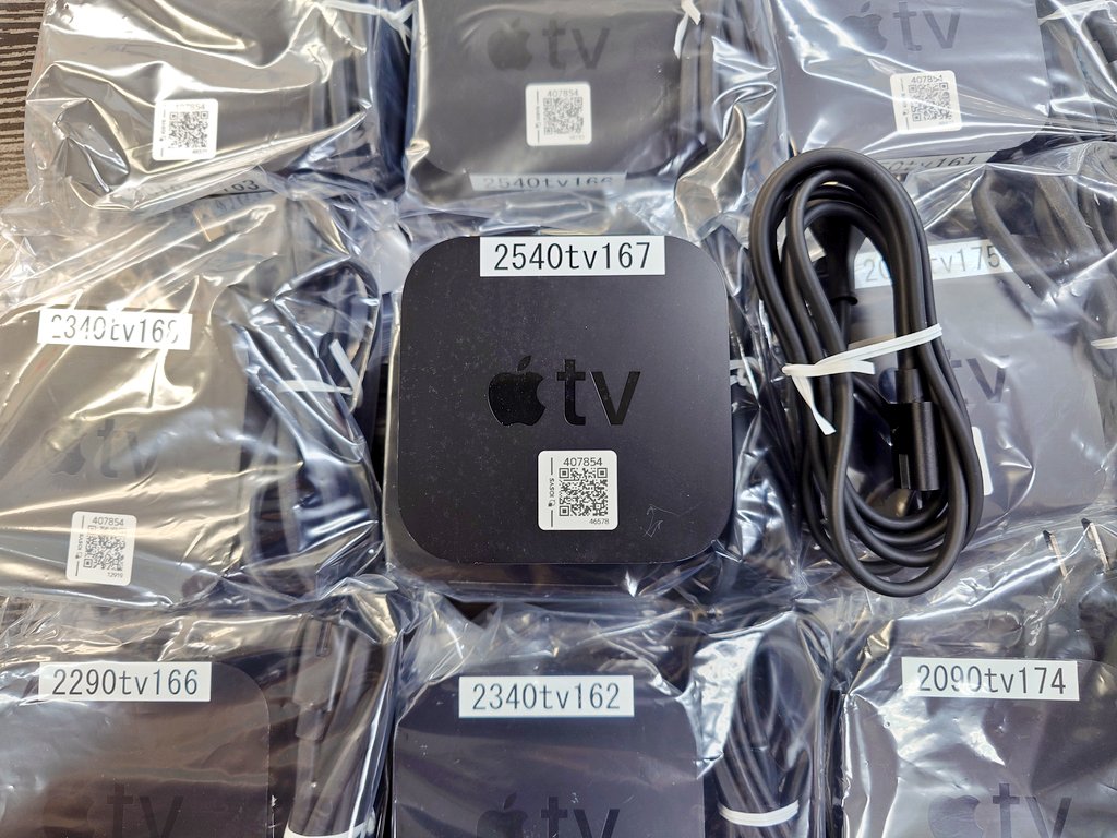 iosys_official's tweet photo. 【もはや初夏の風物詩】
Apple TV HD 32GB MR912J/A
中古Ｃランク 税込2,980円
▼商品ページ▼
https://t.co/q4moMhlBxV
お待たせのお待たせの本当にお待たせしました!!
4年連続の大量入荷、遂に販売開始!!
(いうて今年は500台なので在庫がいつまで持つかちょっと不安😅)
#イオシス https://t.co/OWHVoM7hXY