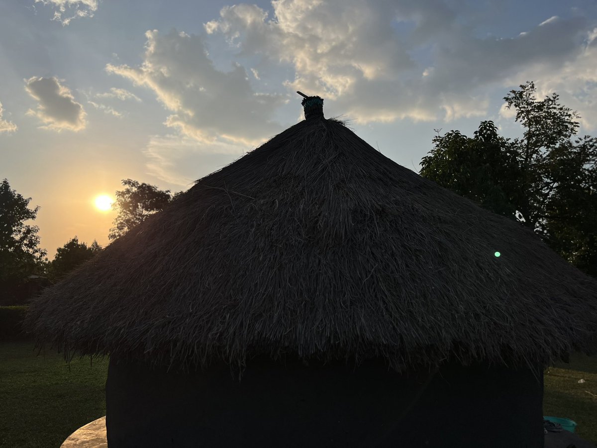 Innoxproz's tweet photo. The weather has changed these side but my grass thatched hut never disappoints https://t.co/MpK7DLctBT