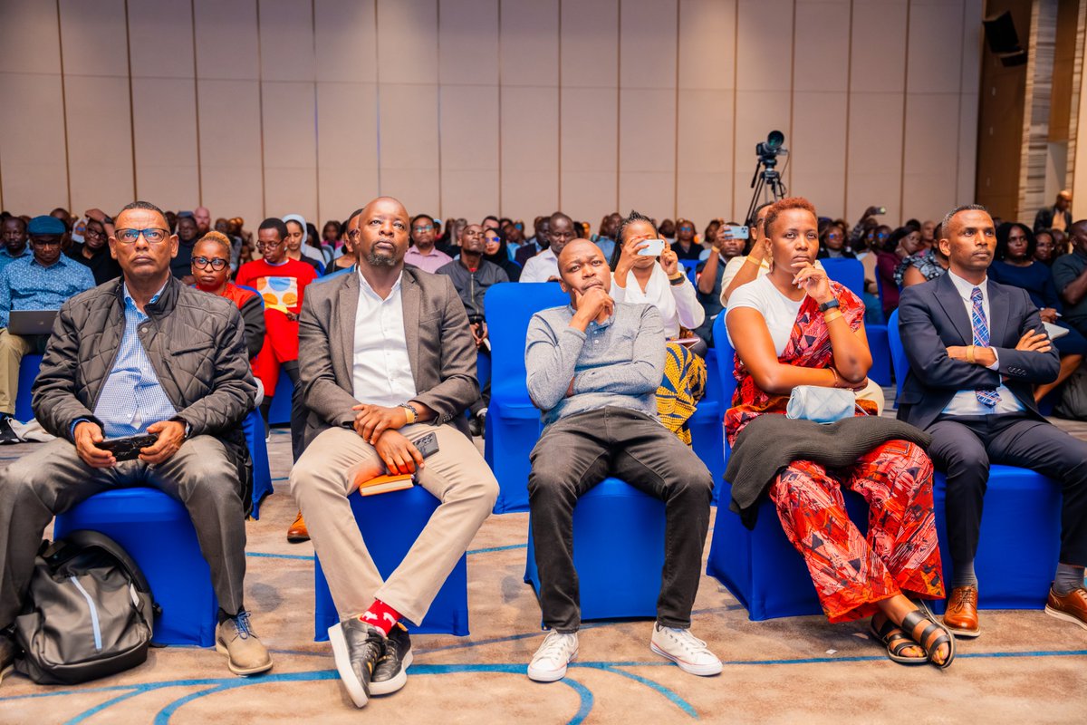 EAPhilanthropy's tweet photo. "𝑭𝒓𝒐𝒎 𝒎𝒆 𝒕𝒐 𝒖𝒔." That line carried @sara_lomelin's TED talk at the #10thEAPC. It turns one person's vision and effort into a shared vision, combined effort, and multiplied impact. 𝓣𝓱𝓲𝓼 𝓲𝓼 𝓬𝓸𝓵𝓵𝓮𝓬𝓽𝓲𝓿𝓮 𝓰𝓲𝓿𝓲𝓷𝓰. https://t.co/JijGNpvf0p