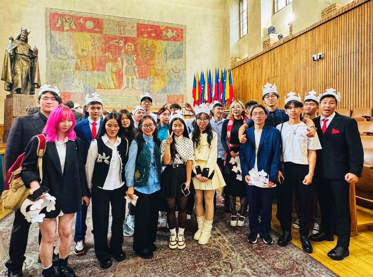 JanVytopil's tweet photo. We also discussed the growing educational ties between our countries. Today, 2,346 Mongolian children attend Czech schools, creating an important bridge between our societies and contributing to mutual understanding and future cooperation. https://t.co/L5jLXbLRIT