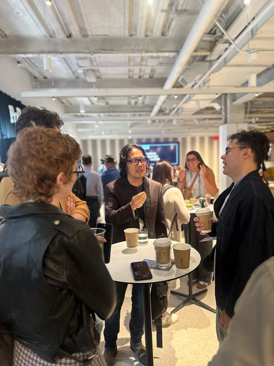 CreativeTech_HS's tweet photo. ✨ Highlights from #Creative #Tech New York 2026!
Great insights from Mary Franck @Hyperquake, Jason Boyer @Aquent Studios, Jeffrey Blum @MACcosmetics , and Ekaterina Erschowa @EsteeLauder on #spatial storytelling, AI, #creativity, and the future of brand experiences #nycvibes https://t.co/TsgYF4a76d