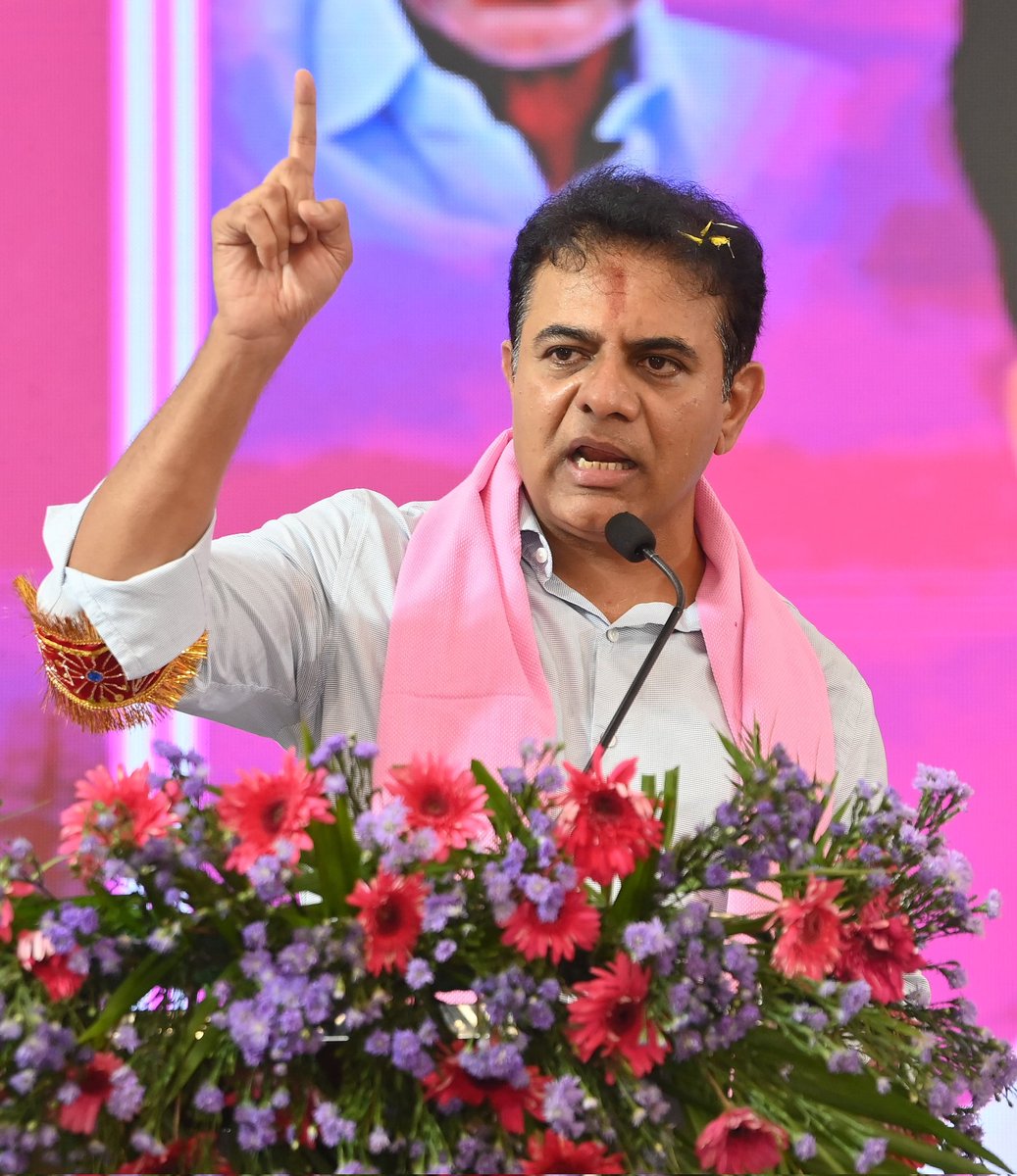 SurukuntiBRS's tweet photo. ఖమ్మం జిల్లా పాలేరు నియోజకవర్గంలో ఈరోజు జరిగిన పార్టీ విస్తృత స్థాయి సమావేశంలో బీఆర్ఎస్ వర్కింగ్ ప్రెసిడెంట్ @KTRBRS గారు. https://t.co/rYVuTVRkuj
