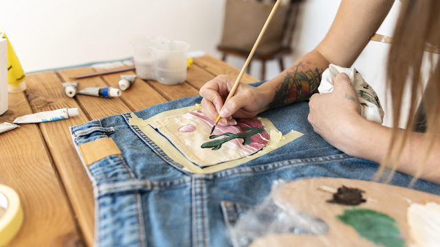 InterculturalAM's tweet photo. Curs d'estiu de pintura tèxtil creativa a Arenys de Mar

Vols personalitzar la teva roba, les teves bosses de tela o els teus complements i convertir-los en peces úniques?

A "La intercultural" d'Arenys de Mar
Els dimecres de juliol, de 17 a 19 h

+ info https://t.co/pYKvaWVnS5 https://t.co/ZaYy3wSLHQ